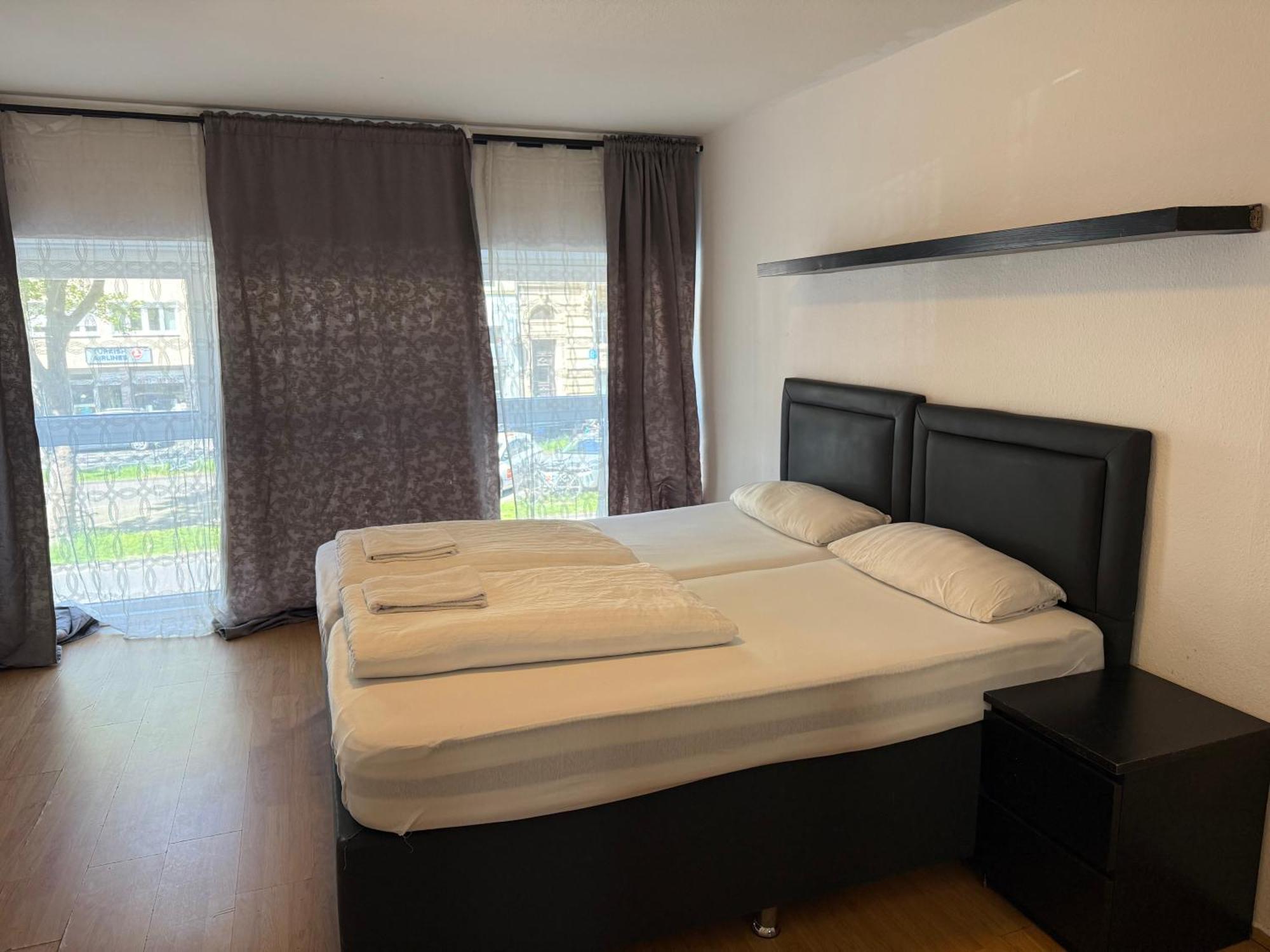 Hotel Garni Emir Кёльн Экстерьер фото