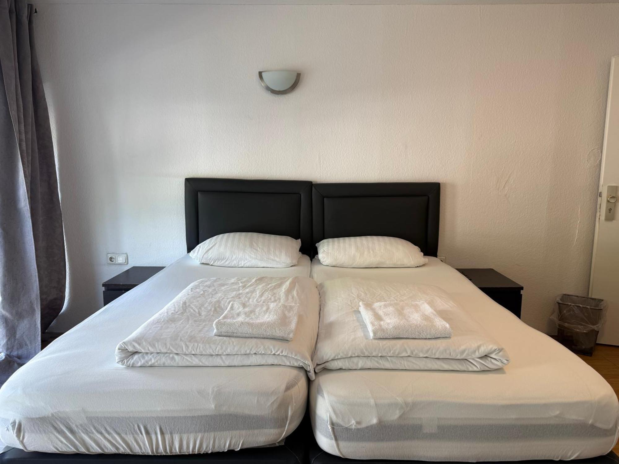 Hotel Garni Emir Кёльн Экстерьер фото