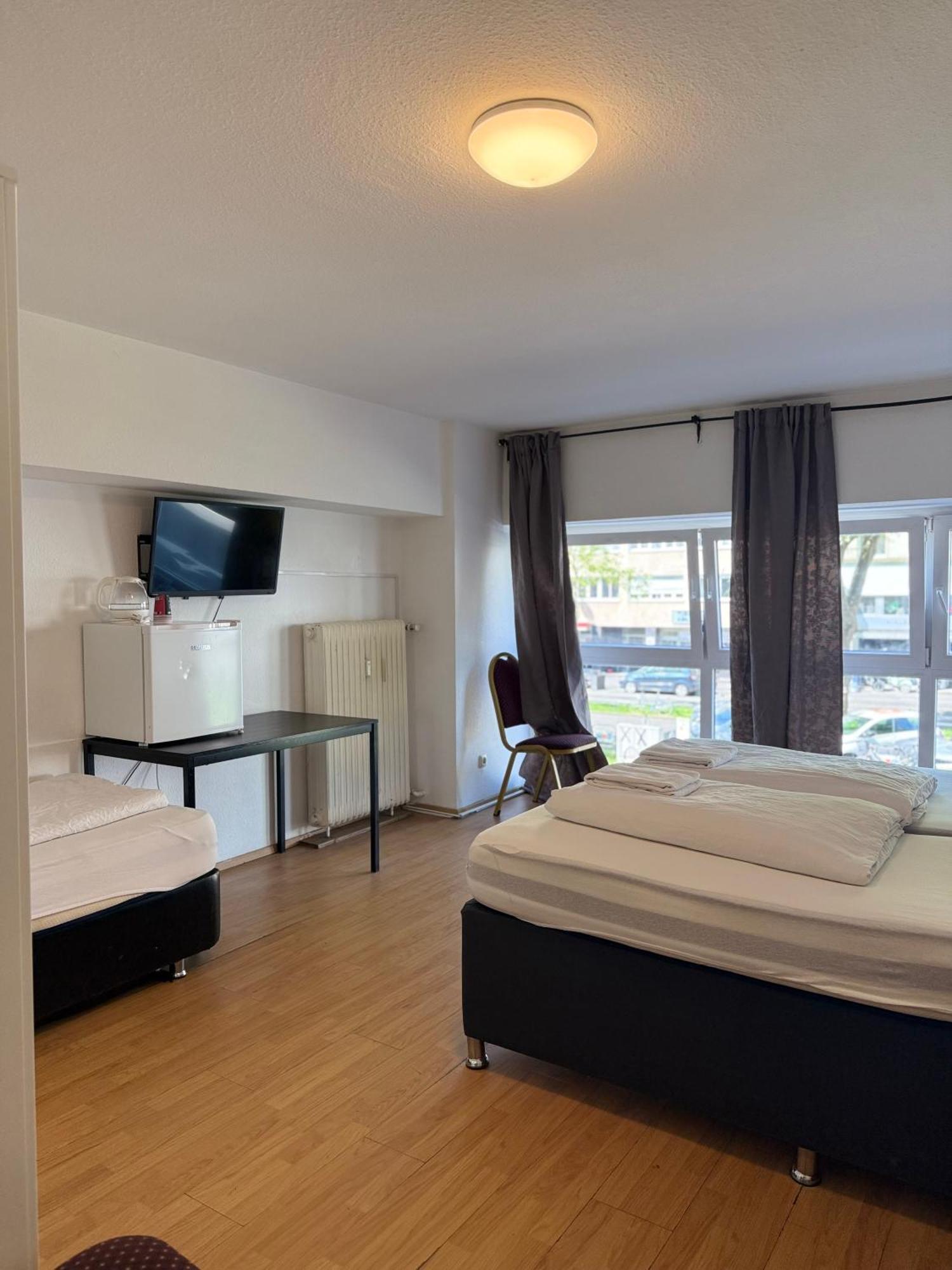 Hotel Garni Emir Кёльн Экстерьер фото