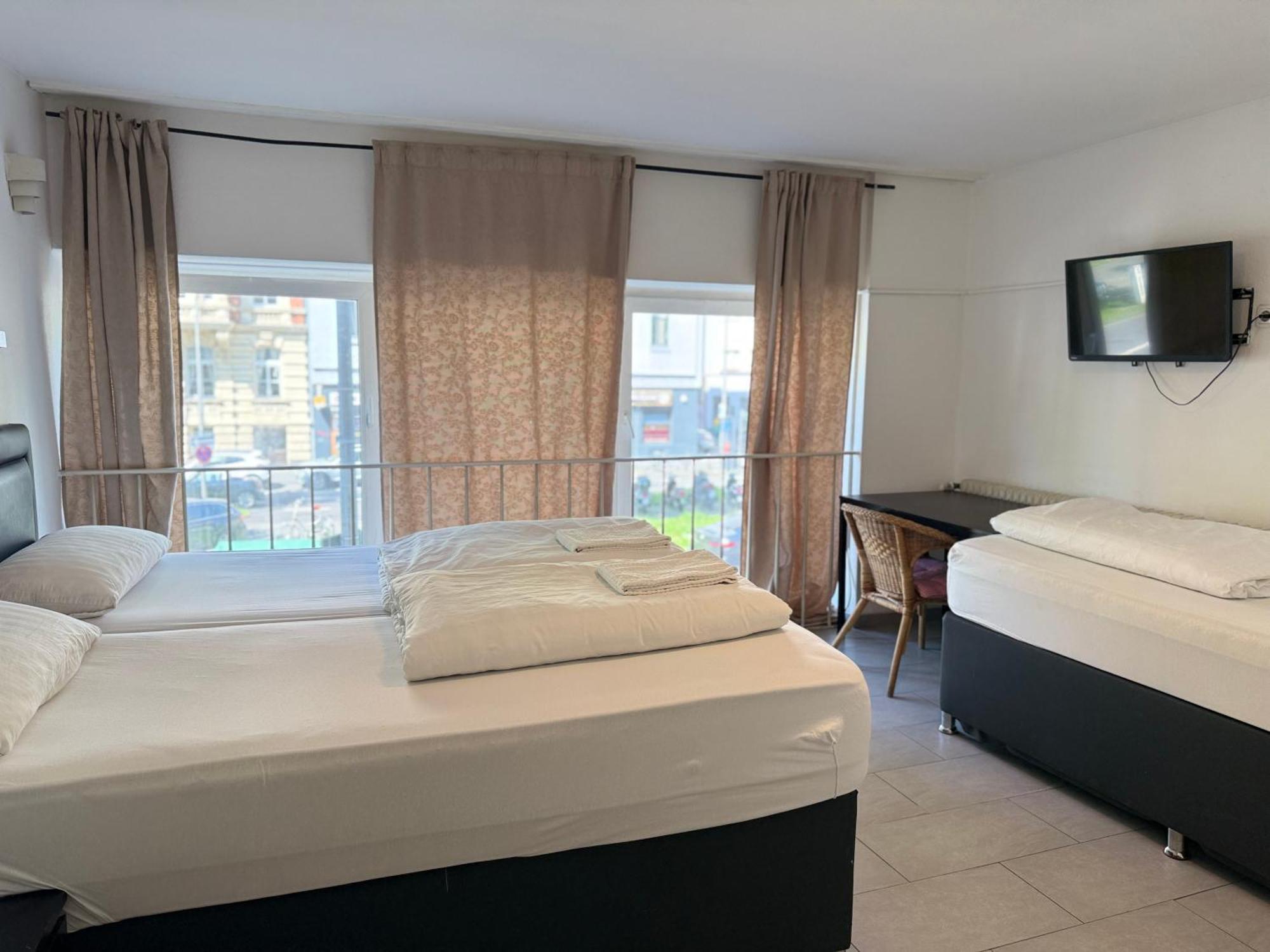 Hotel Garni Emir Кёльн Экстерьер фото
