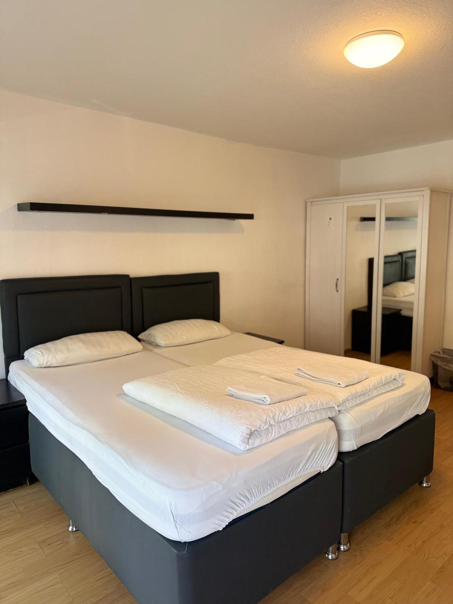 Hotel Garni Emir Кёльн Экстерьер фото