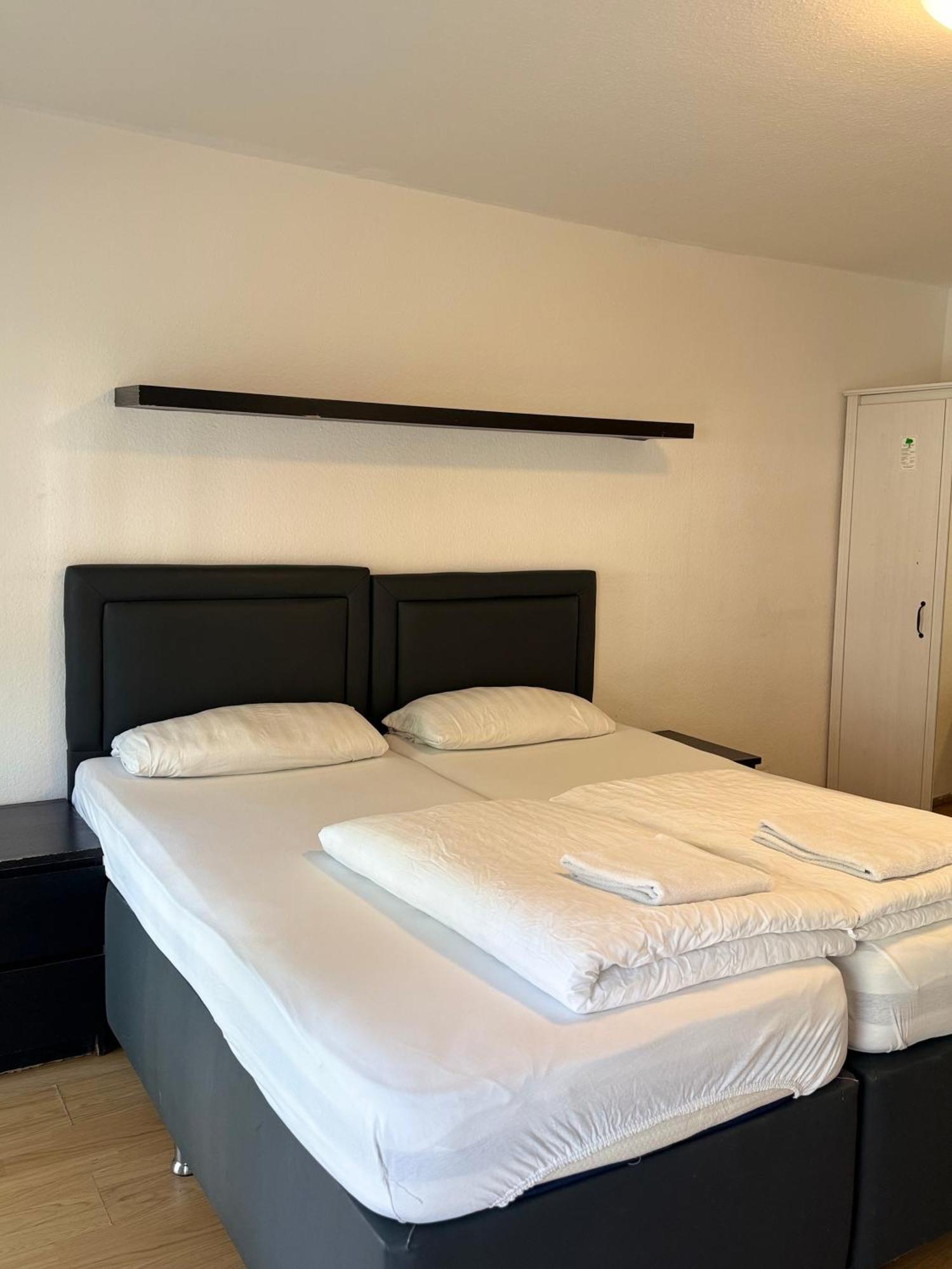Hotel Garni Emir Кёльн Экстерьер фото