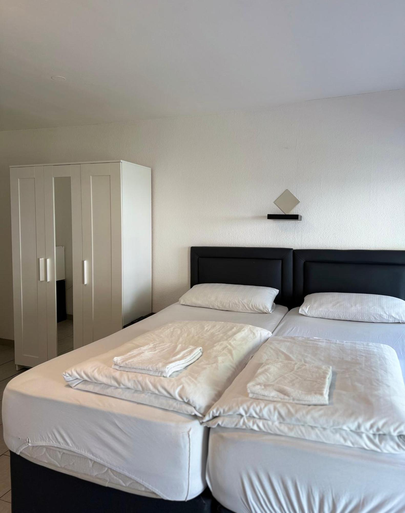Hotel Garni Emir Кёльн Экстерьер фото