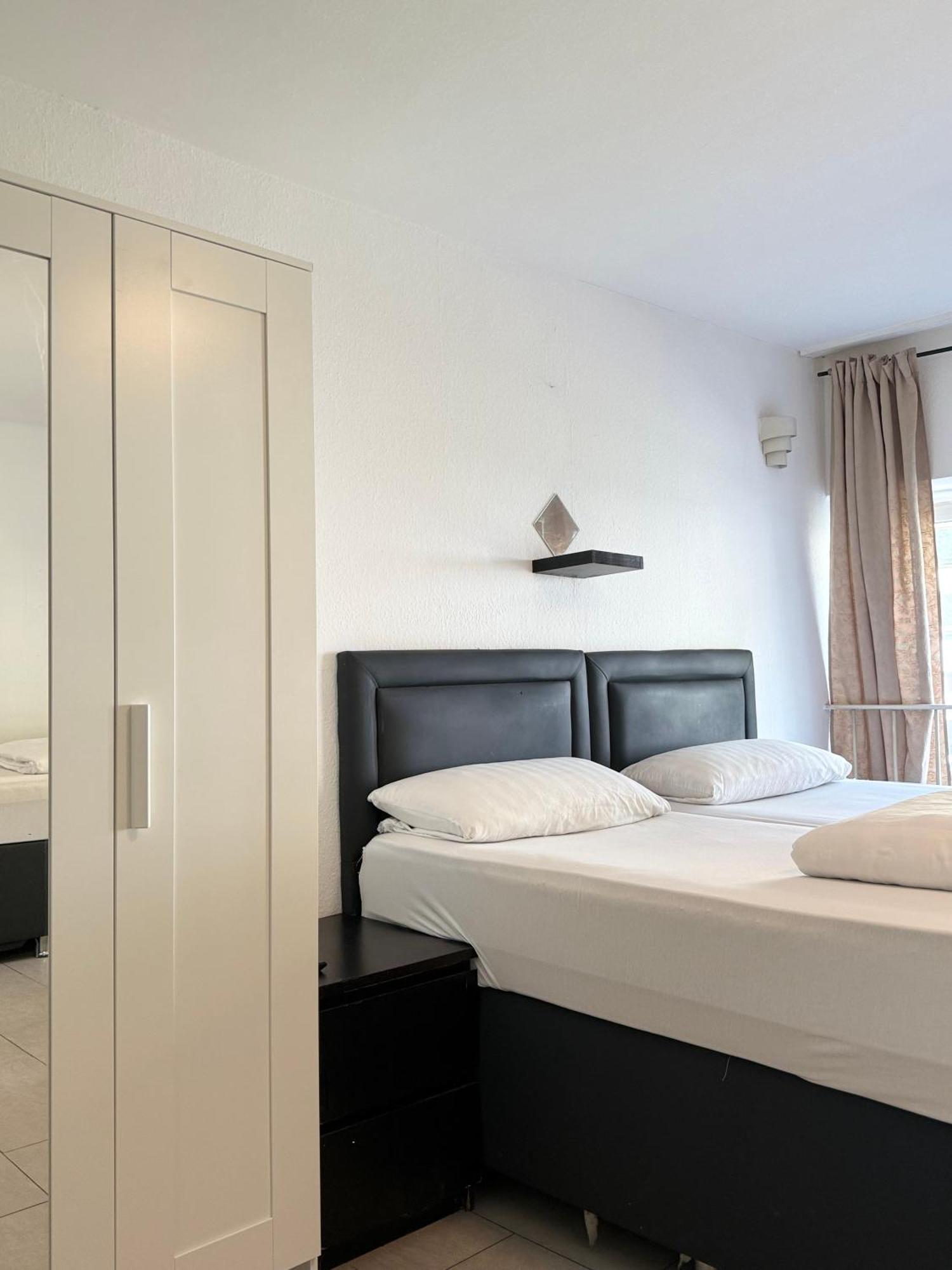 Hotel Garni Emir Кёльн Экстерьер фото