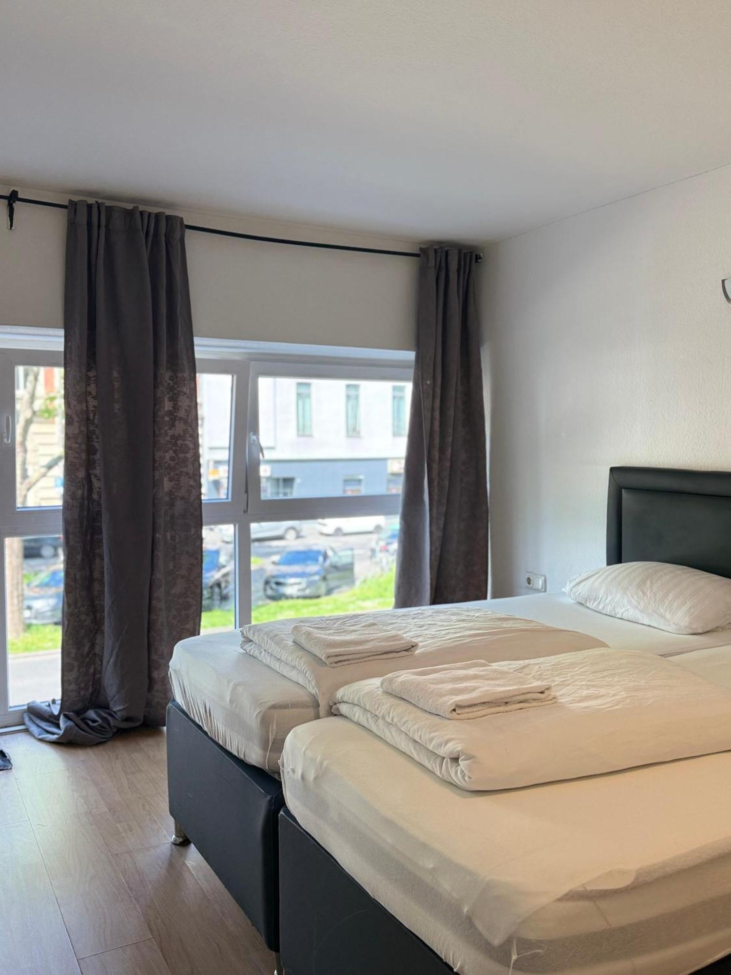Hotel Garni Emir Кёльн Экстерьер фото